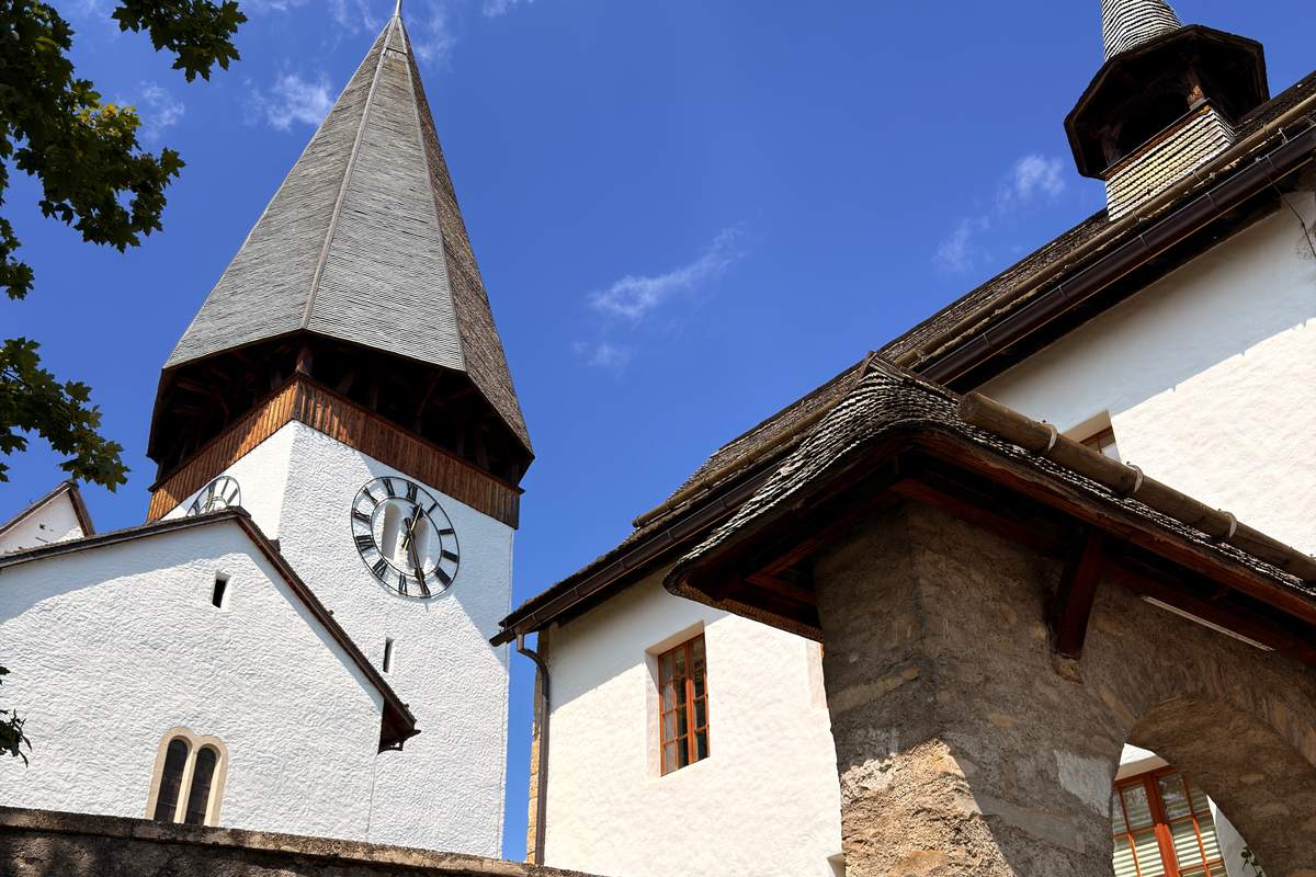 Gstaad, Saanen & Lauenen — 1/4